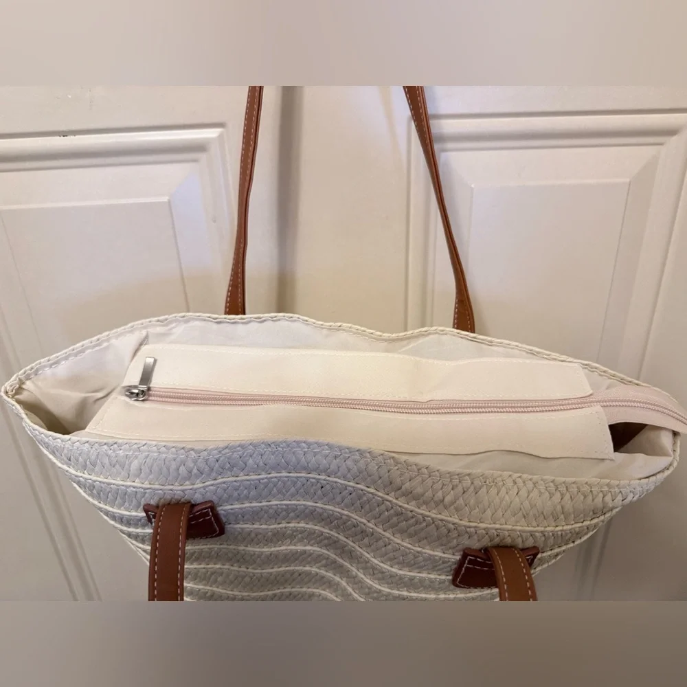 Straw Tote Bag - Picture 2 of 6